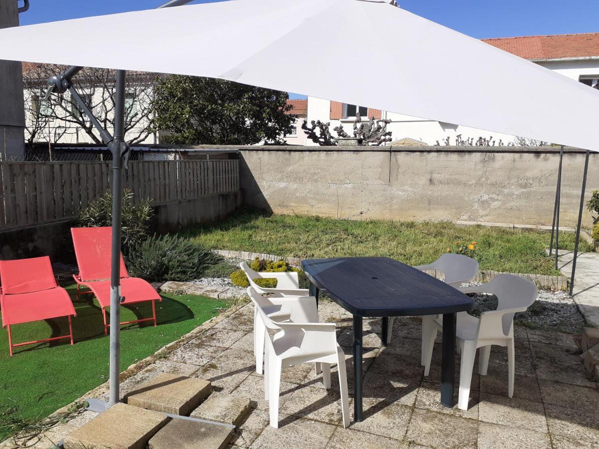Maison Familiale A Nimes Luaran gambar